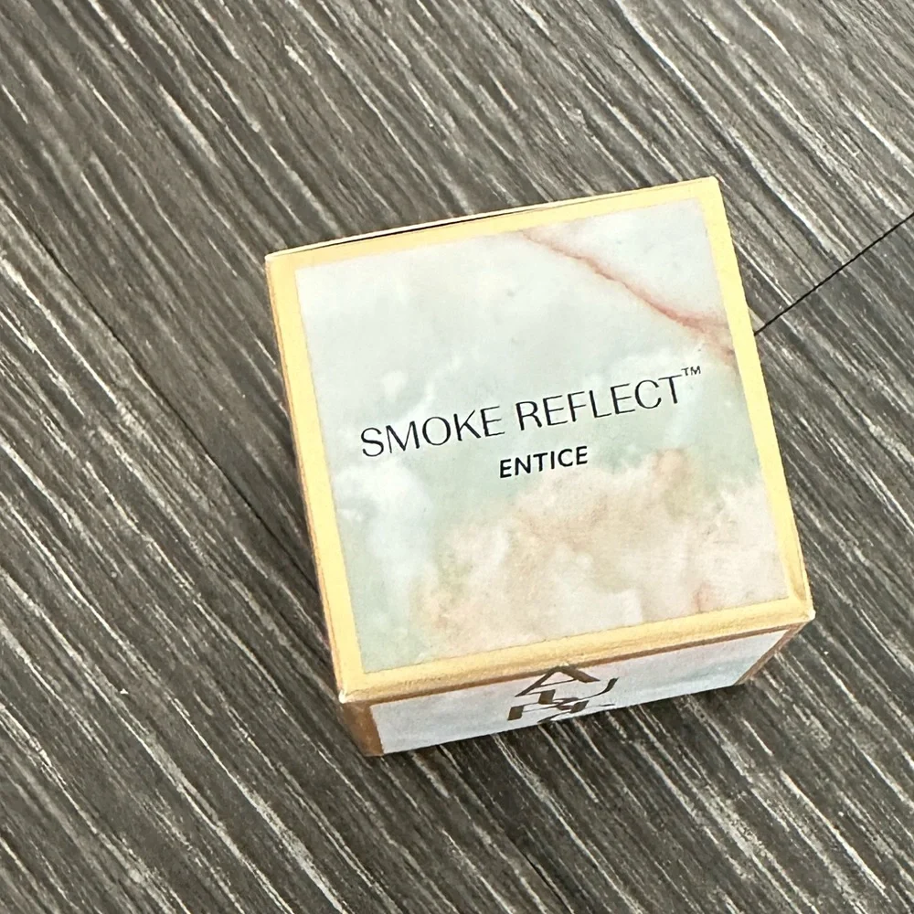 Nib Smoke Reflect™ Cream + Powder Eye Shadow Duo Entice